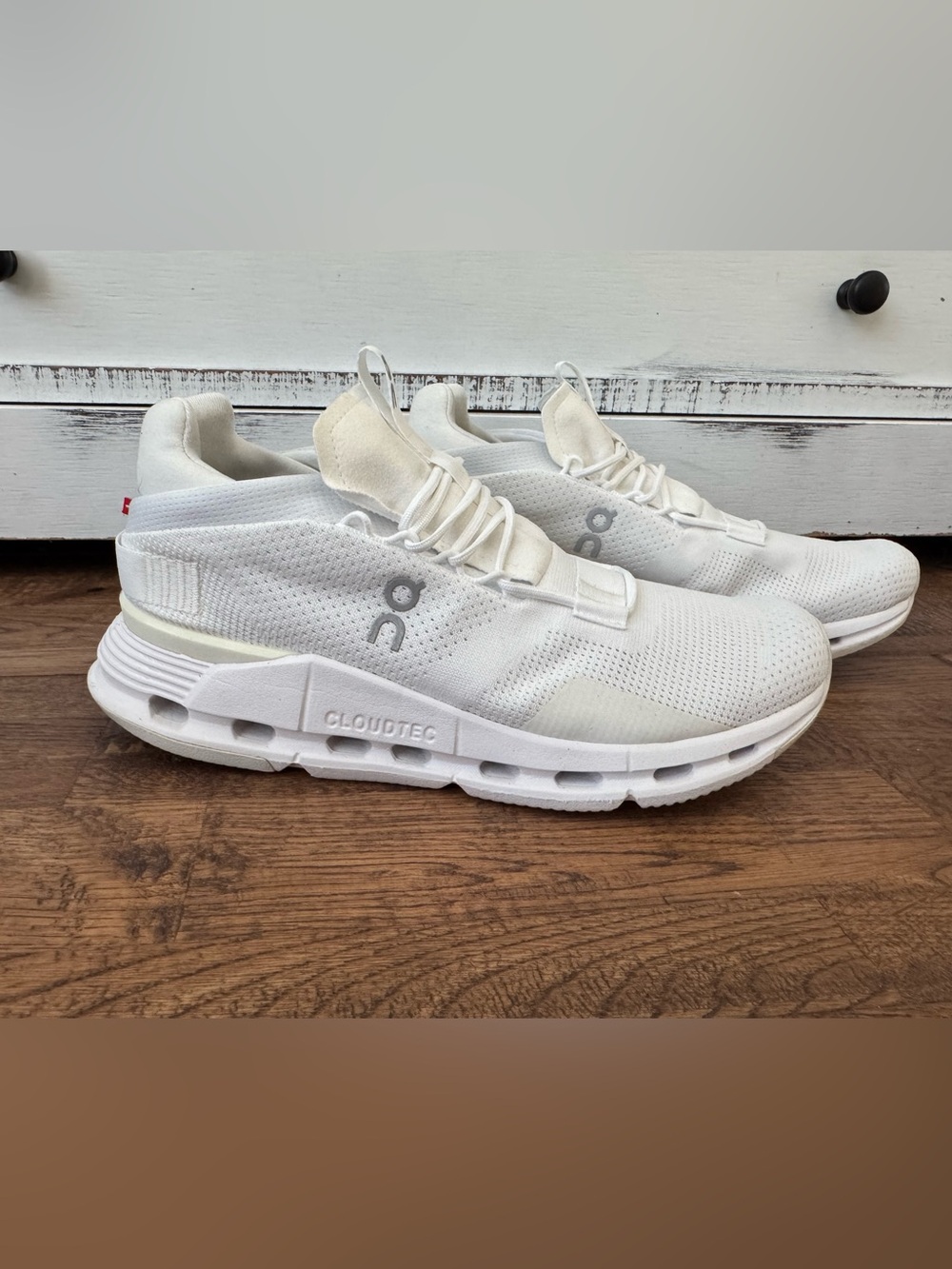 On Cloud Cloudnova All White Sneakers Women’s Size 9 Athletic Tennis Shoes